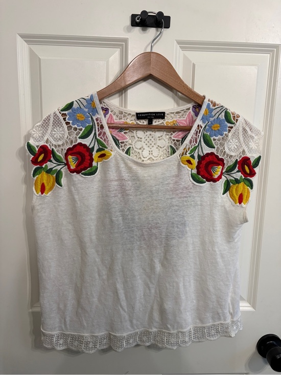 Generation Love Tops - Gorgeous size L Generation Love White linen Embroidered top with lace detail.